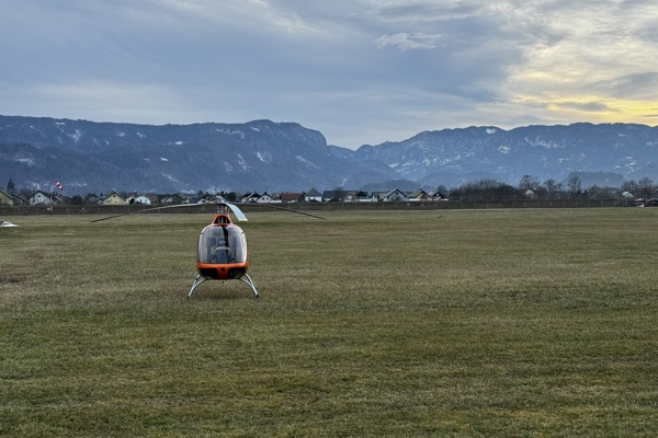 Oranžový vrtulník do Košic