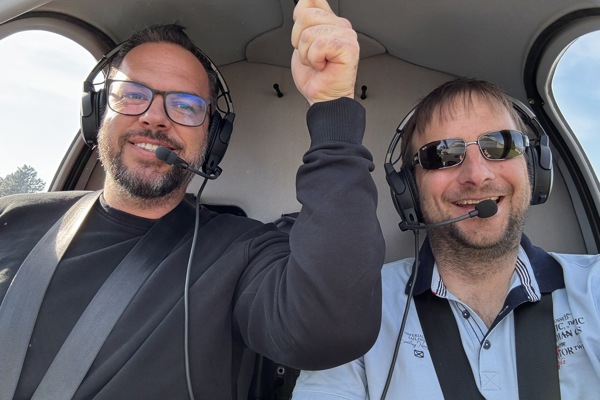 Další 2 piloti s PPL(H) v Lionheli.aero