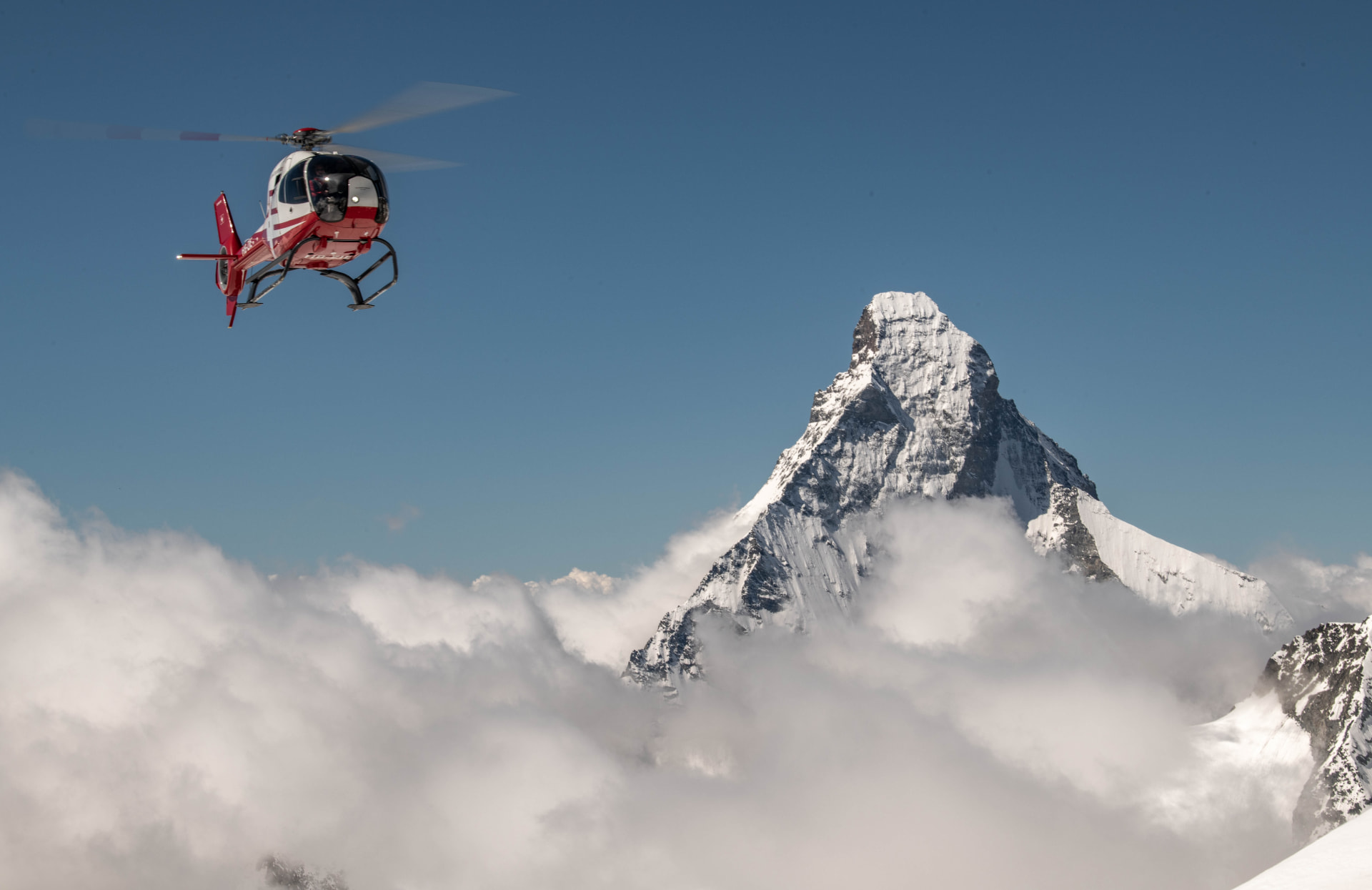 Addestramento al volo in montagna sulle Alpi svizzere – foto 5
