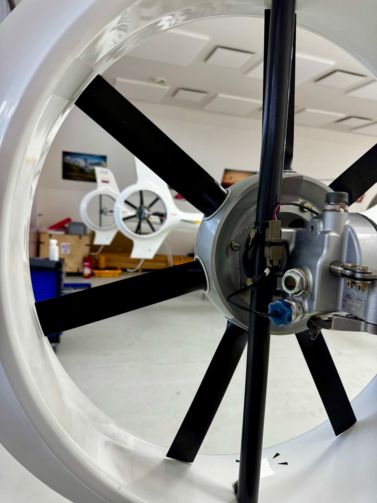 Fenestron Cabri G2 v hangáru