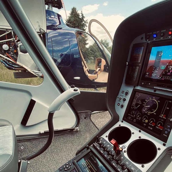 New training helicopter with digital cockpit